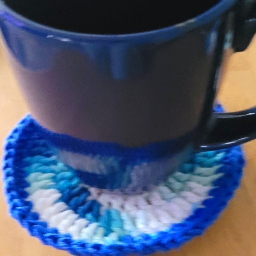 Handmade coaster set - Picture 3 of 4
